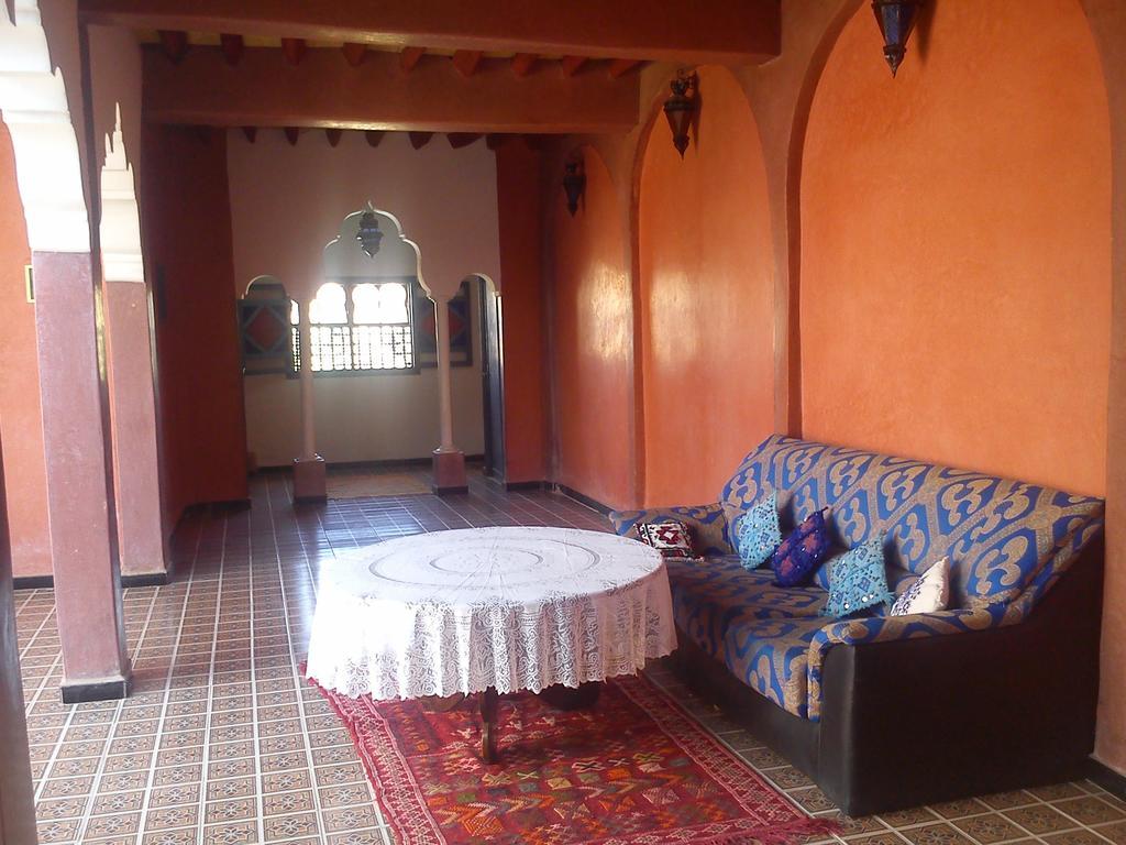 Kasbah Itrane Bed & Breakfast Tamnougalt ภายนอก รูปภาพ