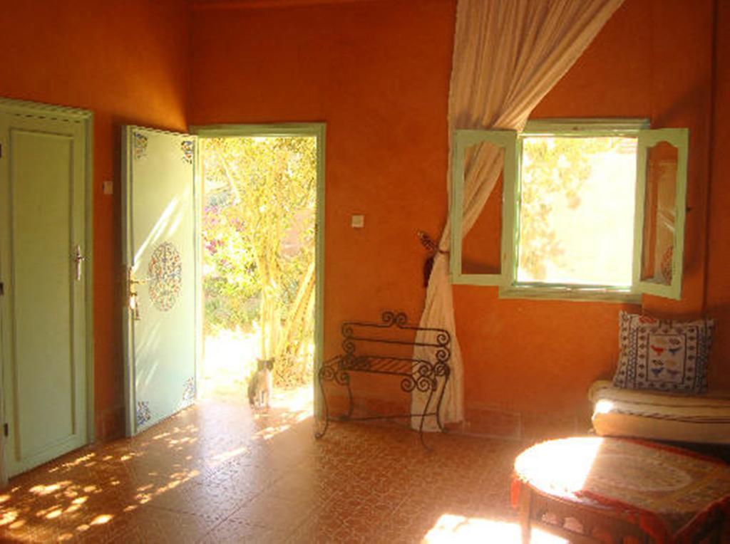 Kasbah Itrane Bed & Breakfast Tamnougalt ภายนอก รูปภาพ